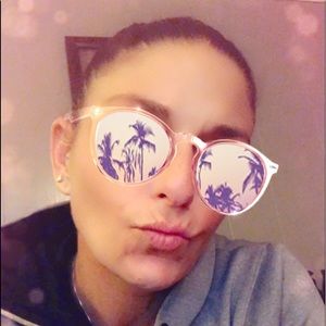 Meet your Posher, Karie